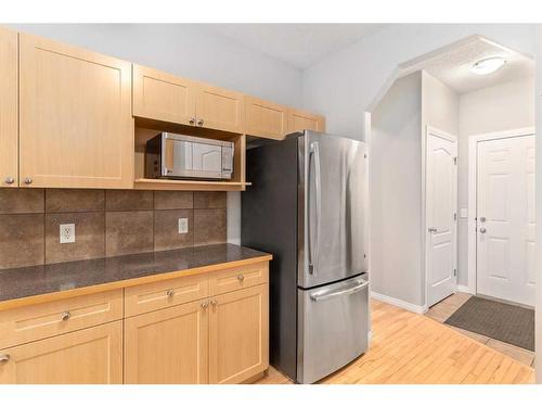 242 Covemeadow Bay Ne, Calgary, AB - Indoor Photo Showing Kitchen