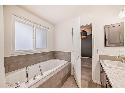 67 Sundown Terrace, Cochrane, AB - Indoor Photo Showing Bathroom