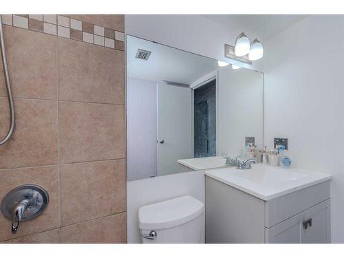 314-4944 Dalton Drive Nw Drive, Calgary, AB - Indoor Photo Showing Bathroom