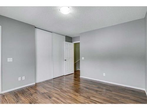 140 Elgin Point Se, Calgary, AB - Indoor Photo Showing Other Room