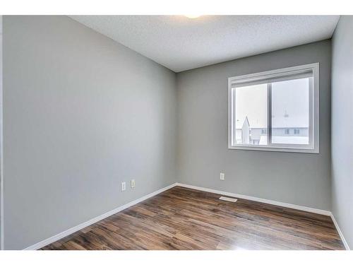 140 Elgin Point Se, Calgary, AB - Indoor Photo Showing Other Room