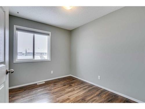 140 Elgin Point Se, Calgary, AB - Indoor Photo Showing Other Room