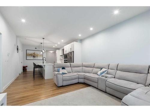 501-30 Sage Hill Walk Nw, Calgary, AB - Indoor Photo Showing Living Room