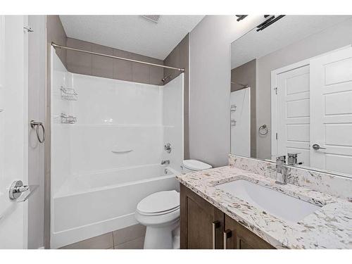 1108 Veterans Avenue, Crossfield, AB - Indoor Photo Showing Bathroom