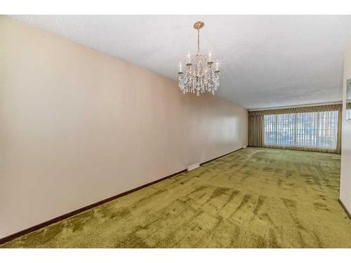 35 Hendon Drive Nw, Calgary, AB - Indoor Photo Showing Other Room