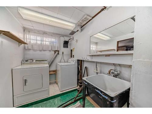 35 Hendon Drive Nw, Calgary, AB - Indoor Photo Showing Laundry Room