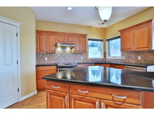 4654 Hamptons Way Nw, Calgary, AB - Indoor Photo Showing Kitchen