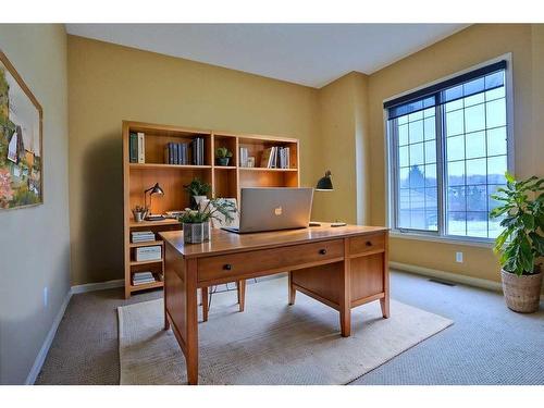 4654 Hamptons Way Nw, Calgary, AB - Indoor Photo Showing Office