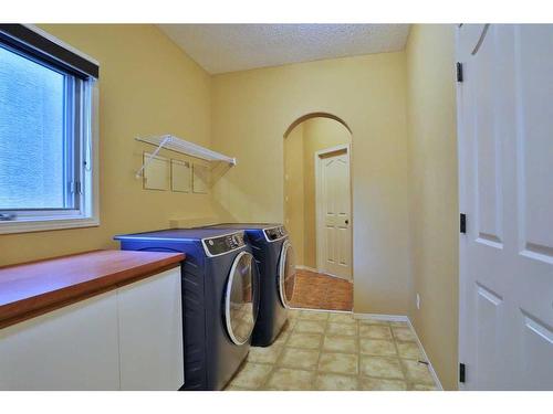 4654 Hamptons Way Nw, Calgary, AB - Indoor Photo Showing Laundry Room