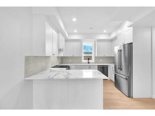 1742 24A Street Sw, Calgary, AB - Indoor Photo Showing Kitchen