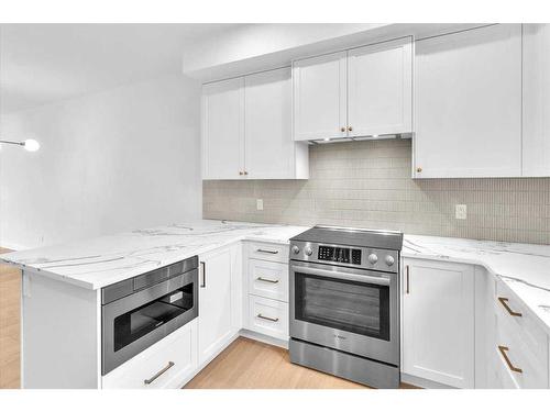 1742 24A Street Sw, Calgary, AB - Indoor Photo Showing Kitchen