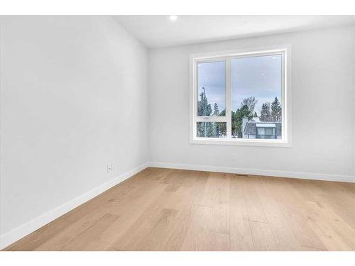 1742 24A Street Sw, Calgary, AB - Indoor Photo Showing Other Room