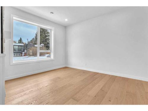 1742 24A Street Sw, Calgary, AB - Indoor Photo Showing Other Room