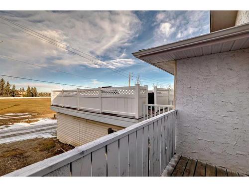 1180 Berkley Drive Nw, Calgary, AB - Outdoor With Exterior