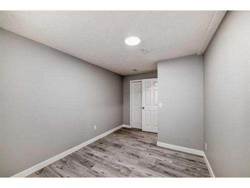 1180 Berkley Drive Nw, Calgary, AB - Indoor Photo Showing Other Room