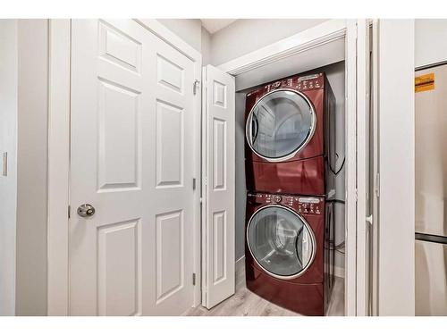 1180 Berkley Drive Nw, Calgary, AB - Indoor Photo Showing Laundry Room