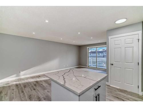 1180 Berkley Drive Nw, Calgary, AB - Indoor