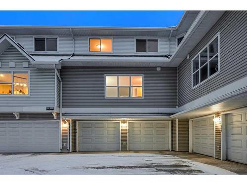 348 Mckenzie Towne Link Se, Calgary, AB - Outdoor