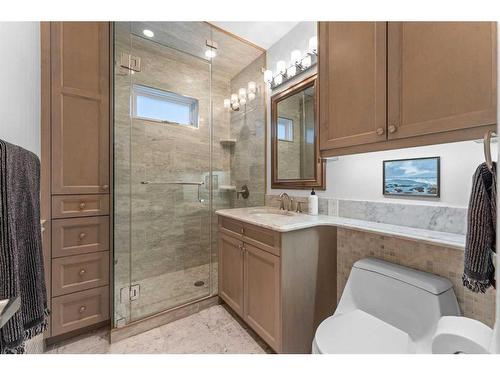 606 Alexander Crescent Nw, Calgary, AB - Indoor Photo Showing Bathroom