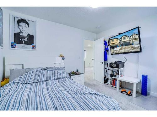 203 Saddlecrest Grove Ne, Calgary, AB - Indoor Photo Showing Bedroom