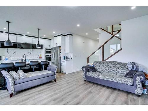 203 Saddlecrest Grove Ne, Calgary, AB - Indoor Photo Showing Living Room