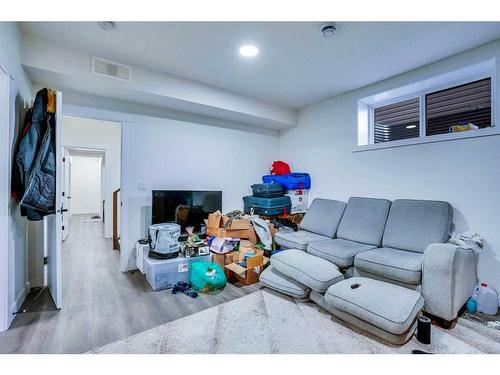 203 Saddlecrest Grove Ne, Calgary, AB - Indoor Photo Showing Living Room