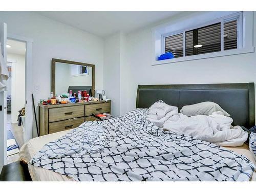 203 Saddlecrest Grove Ne, Calgary, AB - Indoor Photo Showing Bedroom