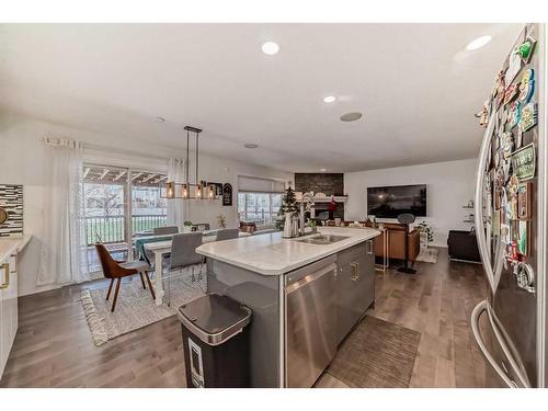 84 Everwillow Green Sw, Calgary, AB - Indoor Photo Showing Kitchen