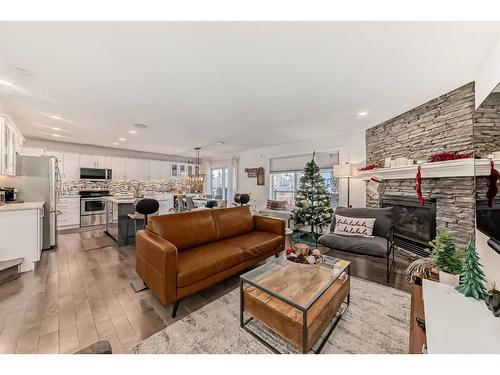 84 Everwillow Green Sw, Calgary, AB - Indoor Photo Showing Living Room