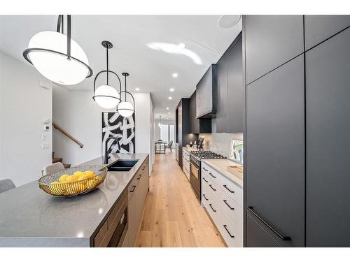 2301 13 Street Nw, Calgary, AB - Indoor Photo Showing Kitchen With Double Sink With Upgraded Kitchen