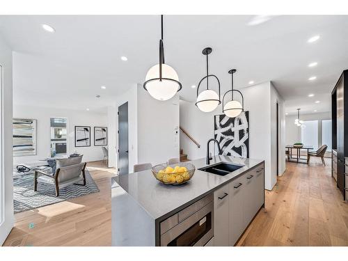 2301 13 Street Nw, Calgary, AB - Indoor Photo Showing Kitchen With Double Sink With Upgraded Kitchen