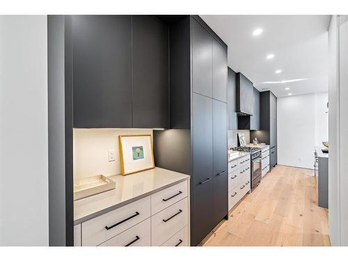 2301 13 Street Nw, Calgary, AB - Indoor Photo Showing Kitchen