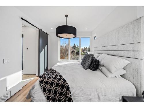 2301 13 Street Nw, Calgary, AB - Indoor Photo Showing Bedroom