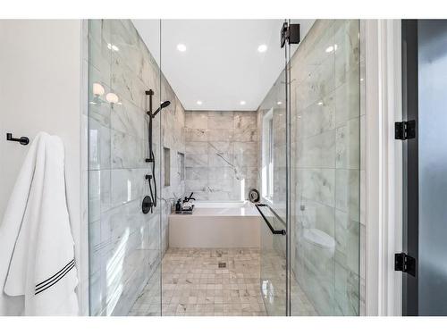 2301 13 Street Nw, Calgary, AB - Indoor Photo Showing Bathroom