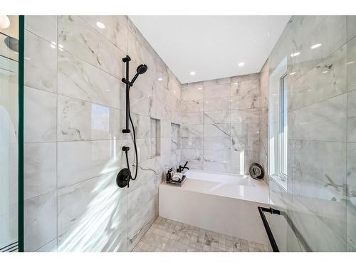 2301 13 Street Nw, Calgary, AB - Indoor Photo Showing Bathroom