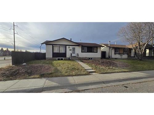 951 Maitland Way Ne, Calgary, AB - Outdoor With Facade