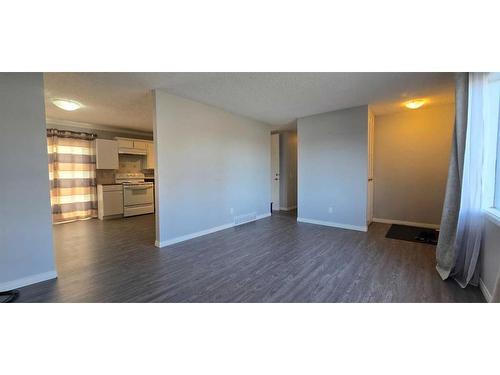 951 Maitland Way Ne, Calgary, AB - Indoor