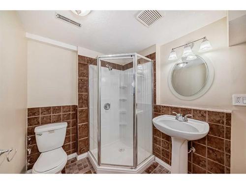 3 Templeby Way Ne, Calgary, AB - Indoor Photo Showing Bathroom