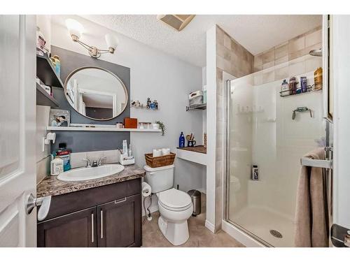 47 Auburn Bay Boulevard Se, Calgary, AB - Indoor Photo Showing Bathroom