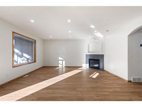 13 Edgeridge Mews Nw, Calgary, AB - Indoor With Fireplace