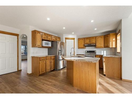 13 Edgeridge Mews Nw, Calgary, AB - Indoor Photo Showing Kitchen