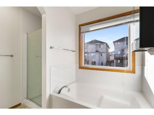 13 Edgeridge Mews Nw, Calgary, AB - Indoor Photo Showing Bathroom