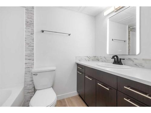 403-501 57 Avenue Sw, Calgary, AB - Indoor Photo Showing Bathroom