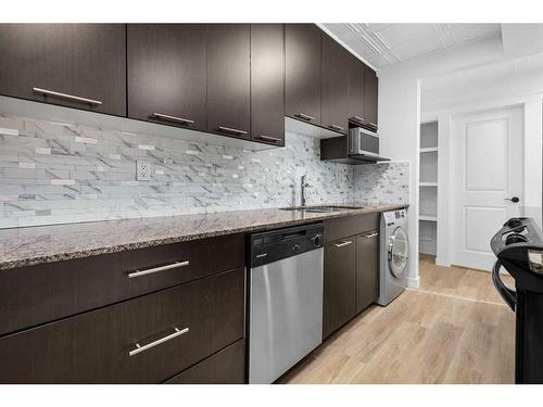 403-501 57 Avenue Sw, Calgary, AB - Indoor Photo Showing Kitchen