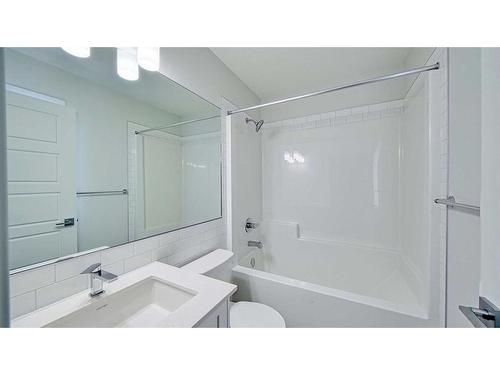 605 Dawson Drive, Chestermere, AB - Indoor Photo Showing Bathroom