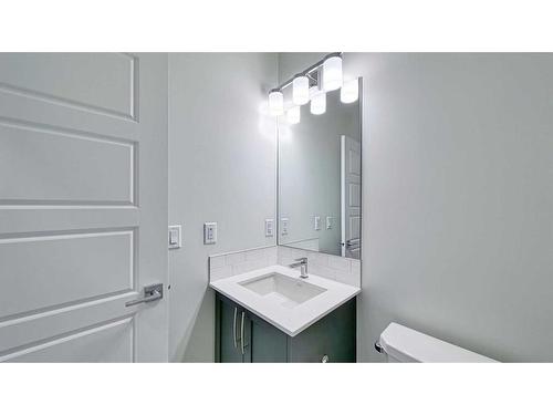 605 Dawson Drive, Chestermere, AB - Indoor Photo Showing Bathroom