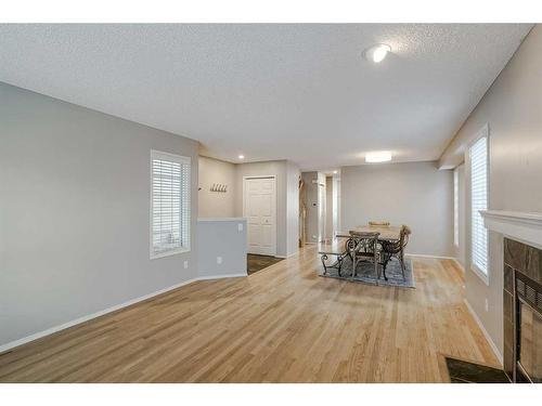 425 15 Street Nw, Calgary, AB - Indoor