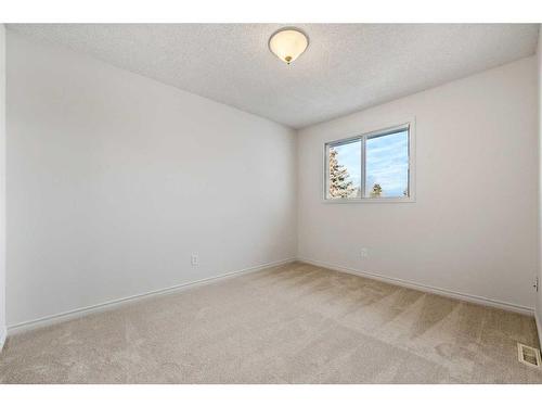 53-3015 51 Street Sw, Calgary, AB - Indoor Photo Showing Other Room