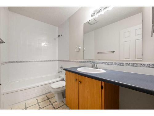 53-3015 51 Street Sw, Calgary, AB - Indoor Photo Showing Bathroom