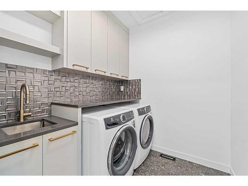 216 13 Street Ne, Calgary, AB - Indoor Photo Showing Laundry Room